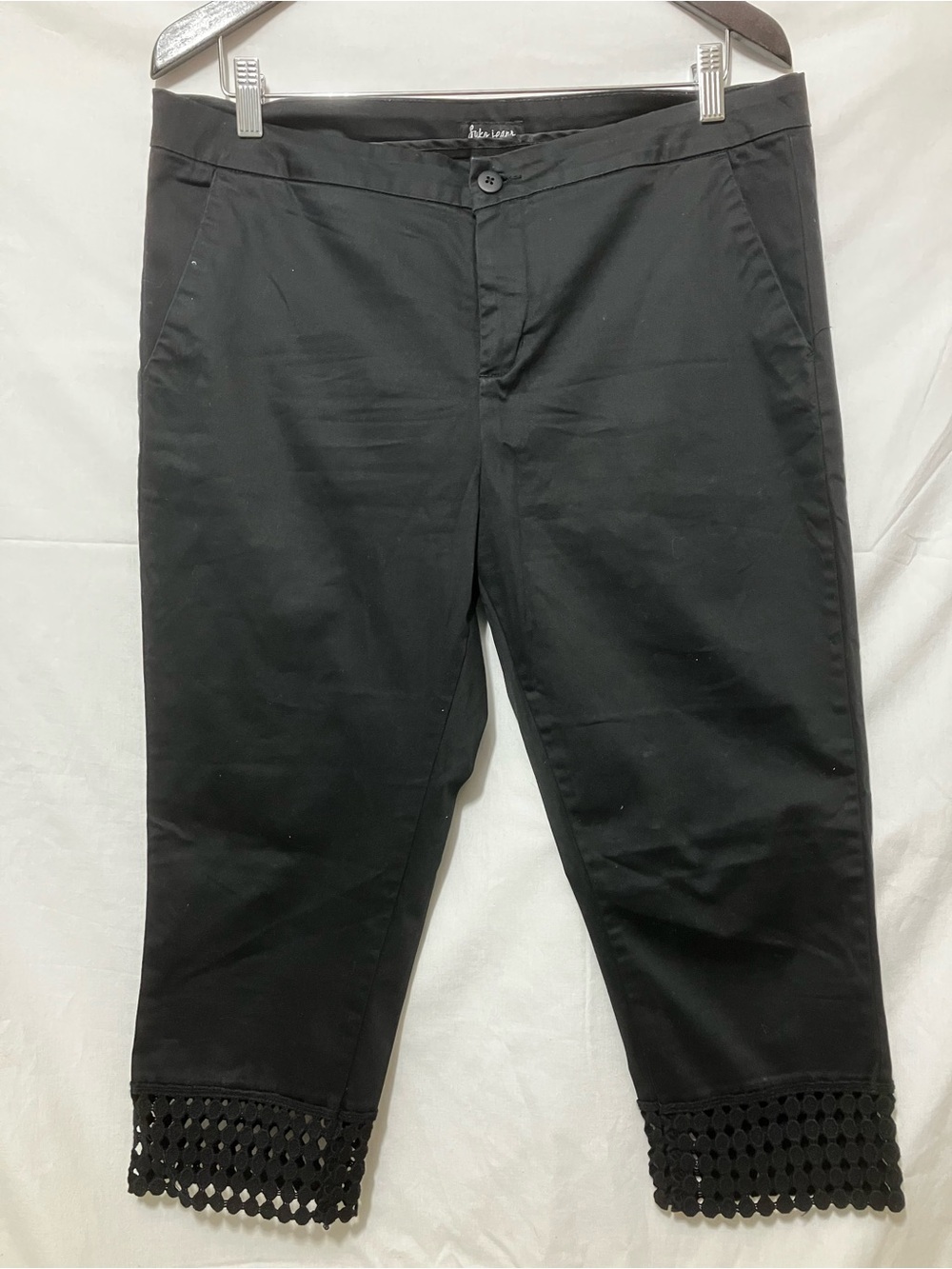 Black Cropped Capri Pants with Crochet Hem